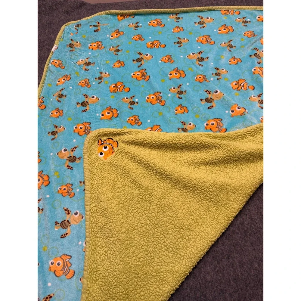 Disney Finding Nemo Squirt Turtle Baby Blanket Blue Plush Green Sherpa Throw